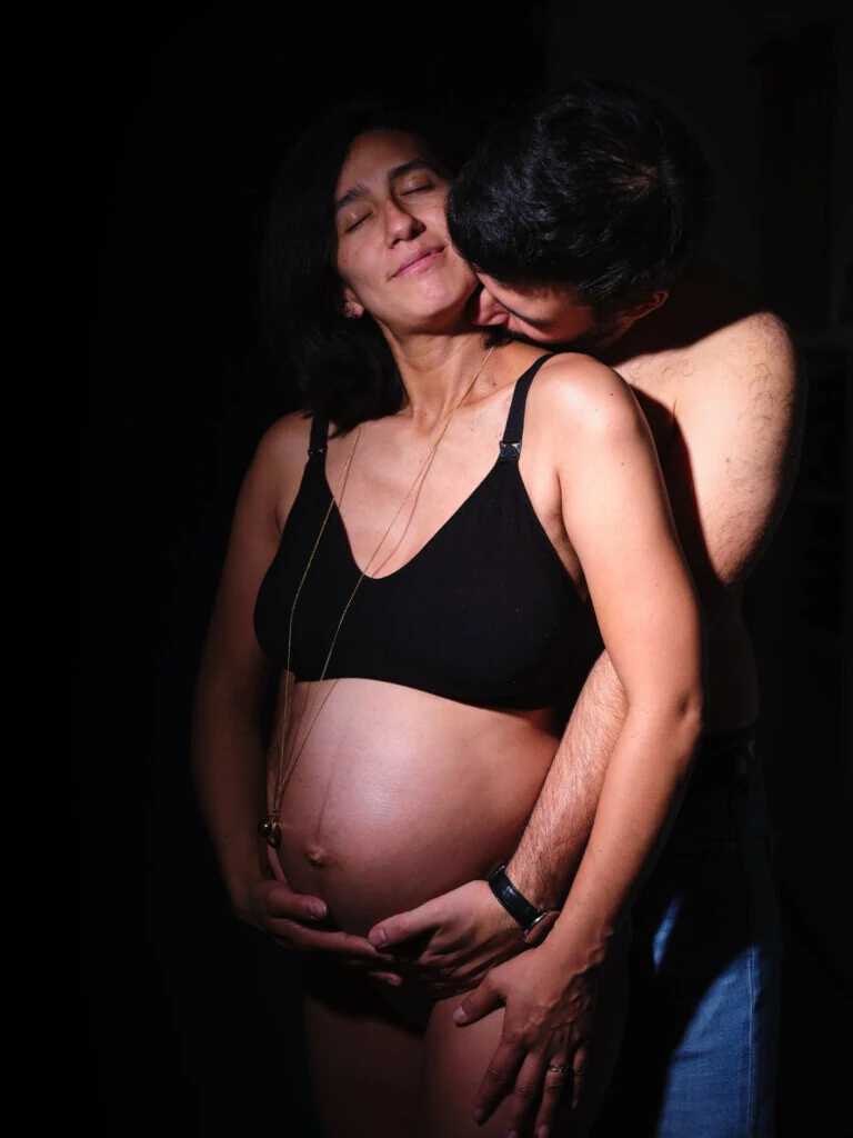 karen et ruben grossesse web rgb pacome Sadek photographe075